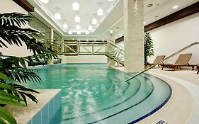 Earth & People Hotel & Spa - Free Parking & Swimming Pool